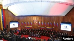 Expertos señalan que es complicado que una negociación entre la oposición y el oficialismo arroje resultados positivos en solo tres días.