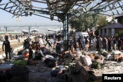 Saldırı anında durakta en az 100 kişi bulunuyordu.