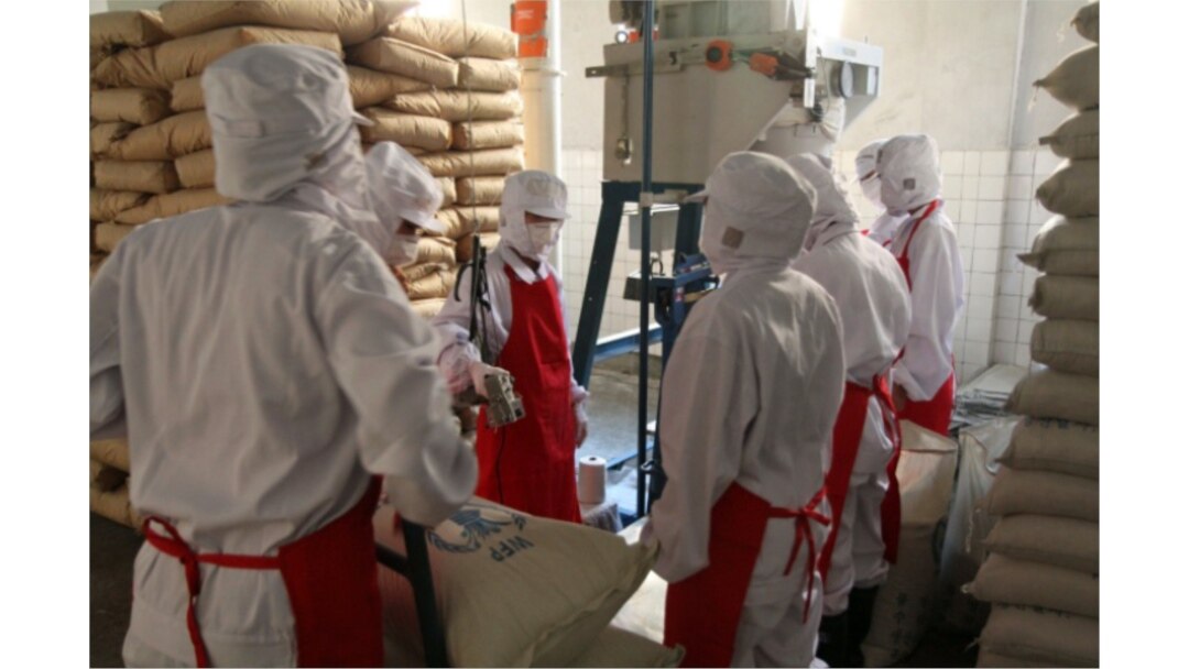 스위스 개발협력처(SDC)가 웹사이트에 공개한 대북 지원 활동 사진. SDC는 세계식량계획(WFP)를 통해 북한 어린이들에게 분유를 제공해왔다.