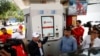 ARCHIVO - Pedro Tellechea, presidente de PDVSA y ministro petrolero de Venezuela, habla a la prensa durante el estreno de surtidores chinos de última generación en una estación de servicio de Caracas, el 14 de junio de 2024.