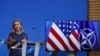 Официальные лица США комментируют слова Байдена о Путине
