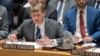 El representante alterno británico a Naciones Unidas, Jonathan Allen, habla ante el Consejo de Seguridad.
