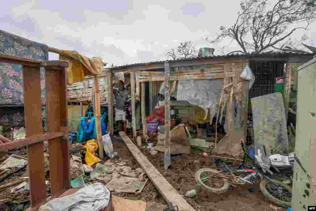 Các tổ chức cứu trợ cho biết sự tàn phá ở đảo quốc Vanuatu là 'chưa từng thấy'.