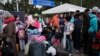 El alcalde de Ipiales, en el departamento de Nariño, dijo que pasó de recibir un promedio de 1.800 personas diarias a 7.000 en las últimas semanas, lo que lo llevó a declarar el jueves el estado de calamidad pública, para facilitar un manejo extraordinario de recursos.