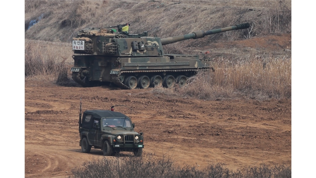 한국군 K-9 자주포.
