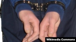 handcuff