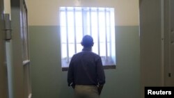 Presidente Barack Obama visita cela onde Nelson Mandela passou 18 dos seus 27 anos de prisão 