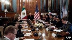 El presidente de México, Andrés Manuel López Obrador, recibe a una delegación de alto nivel de la administración Biden en el Palacio Nacional en la Ciudad de México el 27 de diciembre de 2023.
