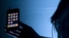 ILUSTRACIJA - Mobilni telefoni su idealni za nadzor u savremenom svetu špijuniranja, praćenja i blaćenja političkih oponenata, kažu stručnjaci 