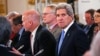 U.S. Secretary of State John Kerry (r) at the G8 meeting in London, Apr 11, 2013.