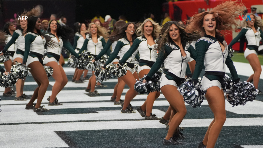 Las porristas de los Eagles celebran un touchdown durante el Súper Bowl 2025 entre los Kansas City Chiefs y el equipo de Filadelfia en el Caesars Superdome de Nueva Orleans, Luisiana.