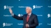 Pence comparece ante jurado que indaga elección