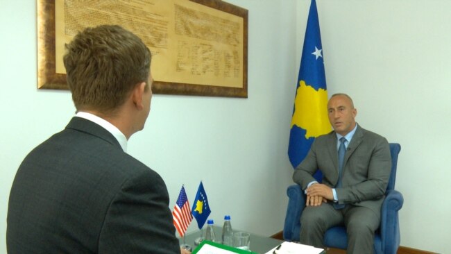 Haradinaj: Vučića, ministra Miloševićeve vlasti, ne brinu pozivi suda