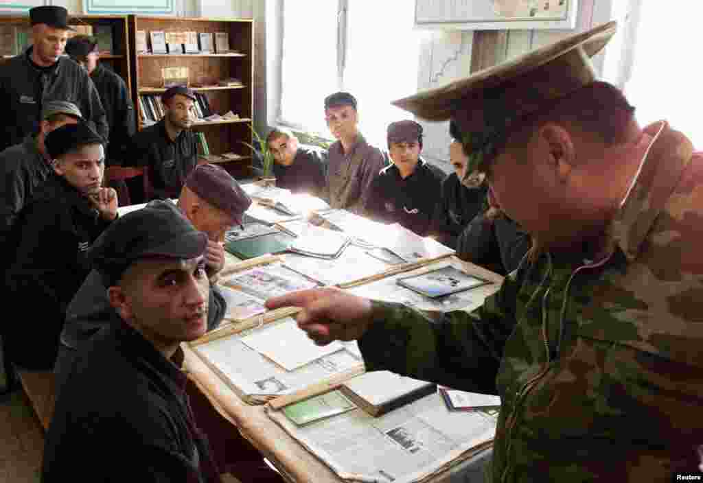 Qamoq kutubxonasida ma'rifat darsi. 2003-yi, 29-sentabr.