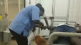 Lesmes Monteiro do Movimento Cidadãos Inconformados da Guiné-Bissau ho hospital após agressão